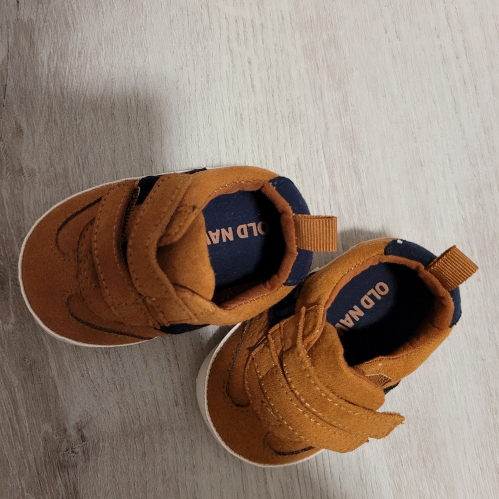 Shoes for newborn